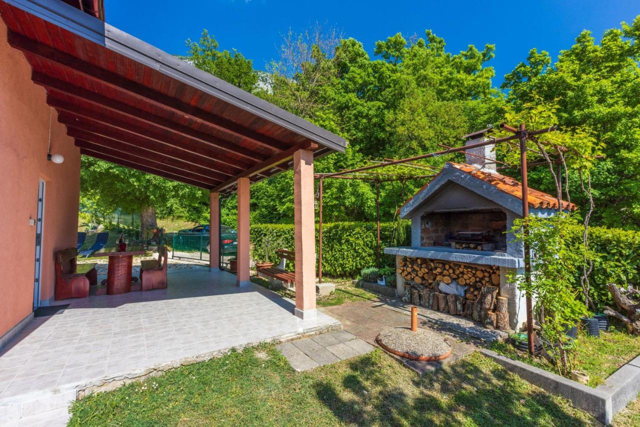 Villa House Nado Pulgarija Cepic Esterno foto